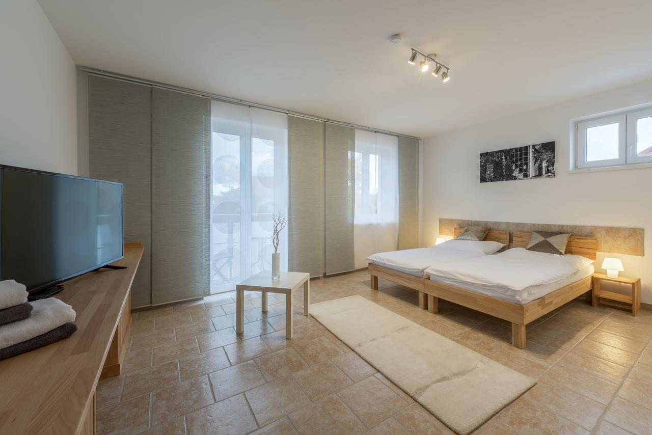 Wn Rooms Wiener Neustadt Exterior foto