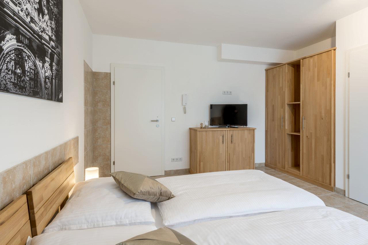 Wn Rooms Wiener Neustadt Exterior foto