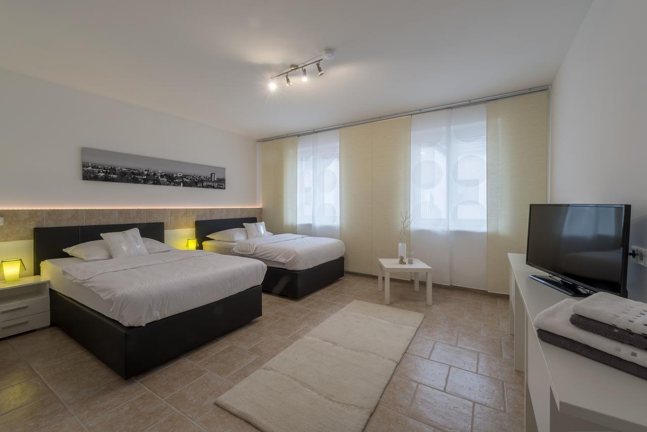 Wn Rooms Wiener Neustadt Exterior foto